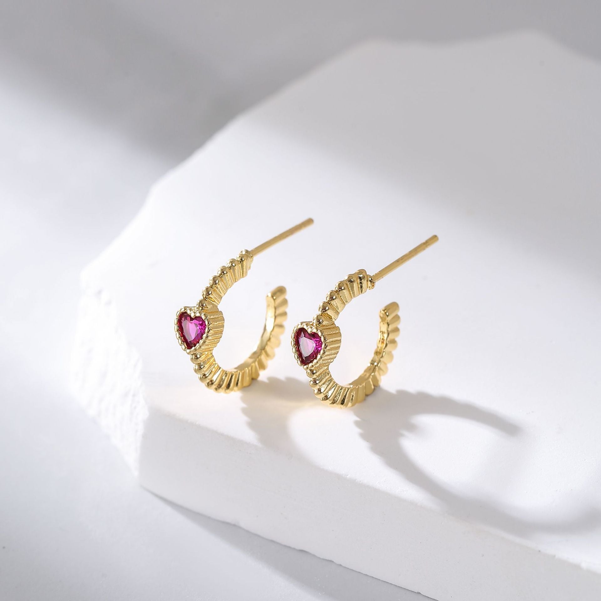 Wholesale Valentine's Day gift copper plated gold inlaid zircon love earrings heart-shaped earrings jewelry